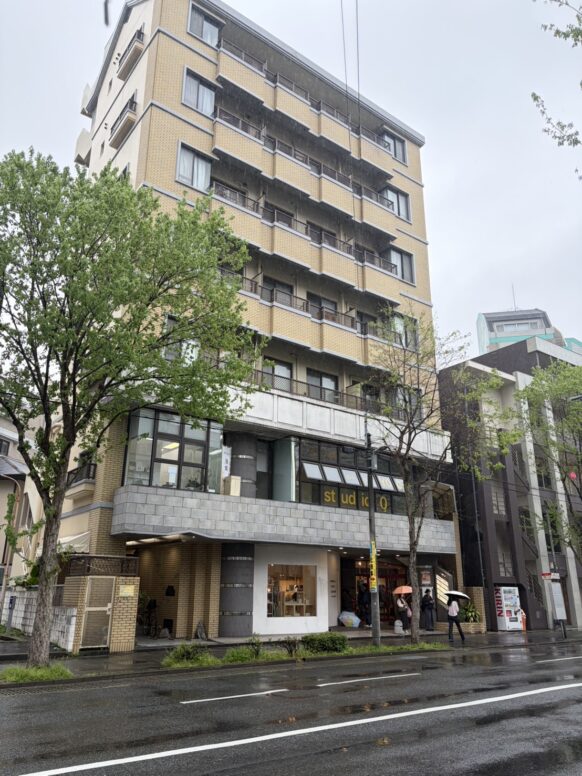 2026年6月にオープンする、ピラティス、マスターストレッチの資格取得可能なピラティス・スタジオ・arancia アランチャの福岡・薬院スタジオの外観。